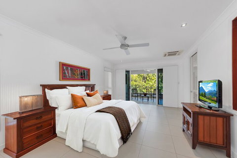 Luxury Home Near Marina - Hobart Tourism 5