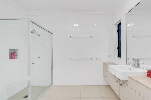 Luxury Home Near Marina - Hobart Tourism 4