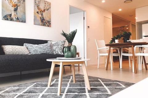 St.Tropez Apartment - Tourism TAS 5