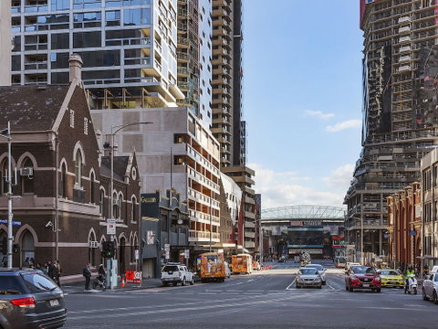 CHARLOTTE Manhatten Building Near Spencer St. & Southern Cross Station - Tourism TAS 5
