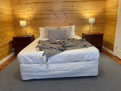 Dunes - Elegant Beach Villa With Huge Swim Spa - Tourism TAS 3