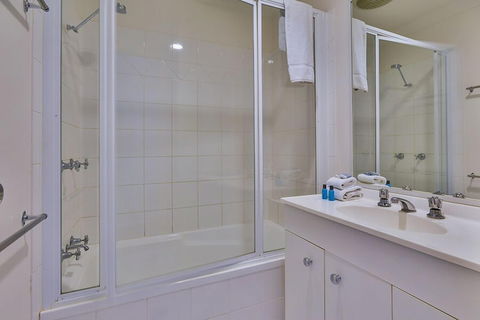 Sunset Waters Apartments - Tourism TAS 2