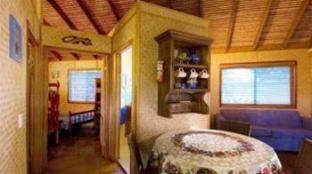 Straddie Bungalows - Tourism TAS 1