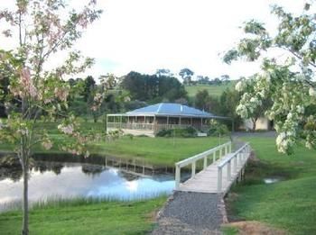 Buttercup Cottage & Private Apartment - Hobart Tourism 0
