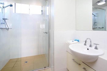 P A Apartments - Tourism TAS 6