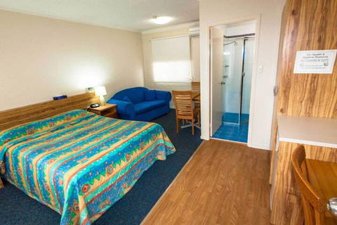 Bay Executive Motel - Tourism TAS 3