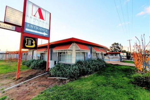 Ardeanal Motel West Wyalong - Tourism TAS 0