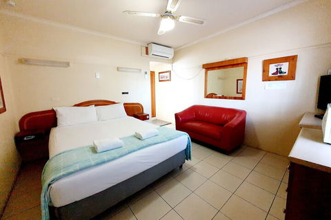 Ardeanal Motel West Wyalong - Tourism TAS 6