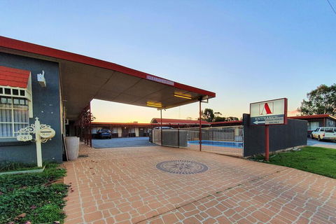 Ardeanal Motel West Wyalong - Tourism TAS 1