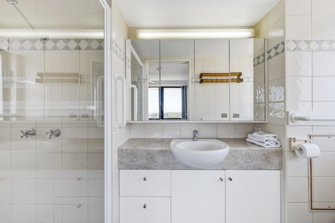 Burgess @ Kings Beach Apartments - Tourism TAS 1