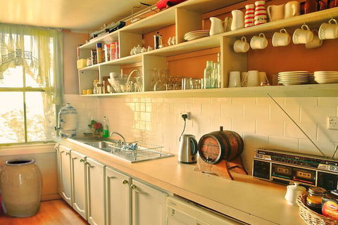 Two Story Bed & Breakfast - Hobart Tourism 3