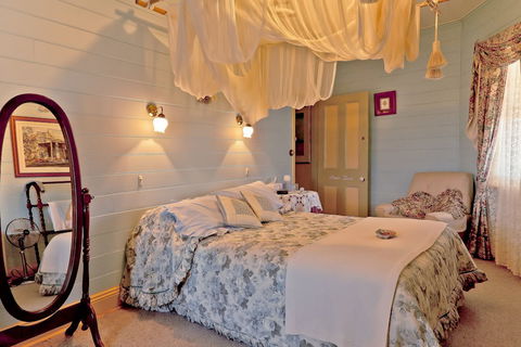 Two Story Bed & Breakfast - Hobart Tourism 5