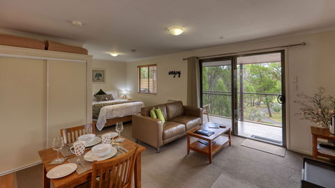 31 The Rocks - Tourism TAS 1