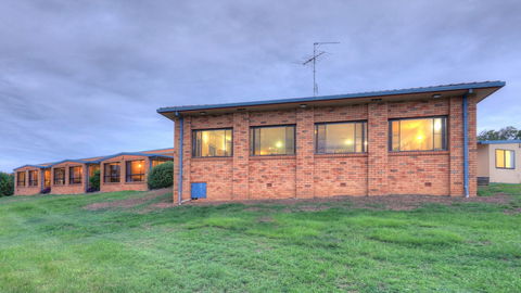 Jacaranda Motor Lodge - Tourism TAS 2