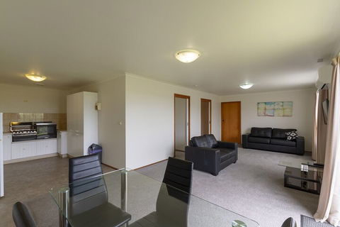 Gum Tree Caravan Park - Tourism TAS 2
