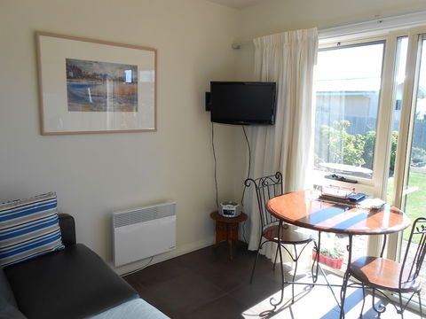 Tidelines Of Bicheno - Hobart Tourism 5
