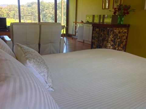 Valley Farm Vineyard Cottages - Hobart Tourism 3