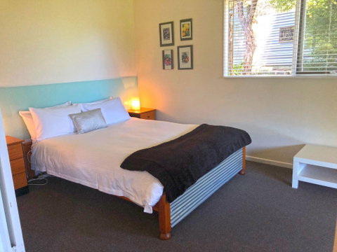 Valley Farm Vineyard Cottages - Hobart Tourism 5