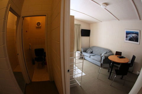 Sugarbush Lodge & Apartments - Tourism TAS 3