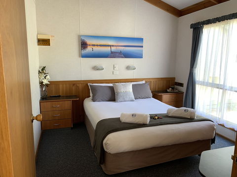 Metung Holiday Villas - Hobart Tourism 4