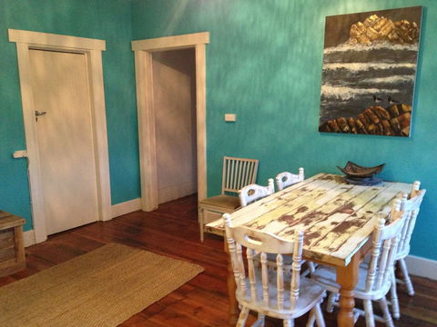 The Spotted Salmon Cottage - Hobart Tourism 5