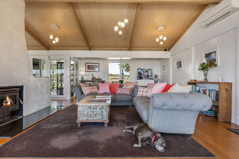Clifftop Boutique Accommodation - Tourism TAS 6