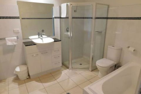 Glenelg Beachside Apartments - Tourism TAS 5