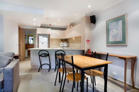Lhotsky Apartments - Hobart Tourism 1
