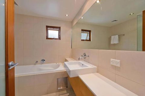 Snow Stream Apartments - Hobart Tourism 1