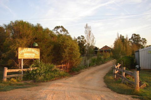 The Vineyard Motel - Tourism TAS 1