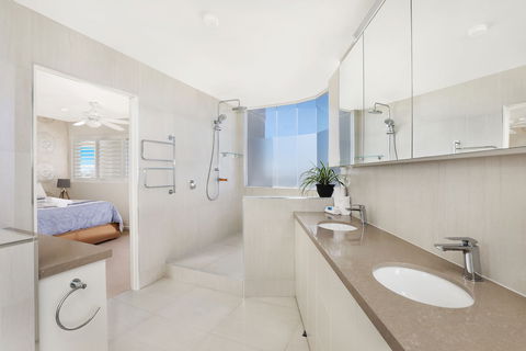 Beachside Resort - Kawana Waters - Tourism TAS 6