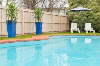 Begonia City Motor Inn - Tourism TAS 6