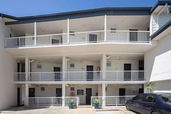 Ocean Front At The Entrance - Hobart Tourism 3