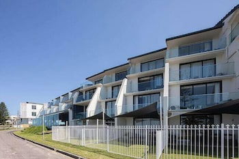 Ocean Front At The Entrance - Hobart Tourism 2