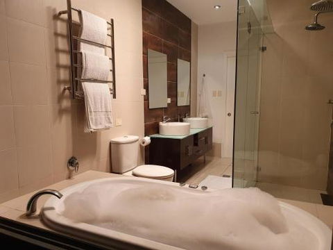 Sanctuary Hill Retreat - Hobart Tourism 3