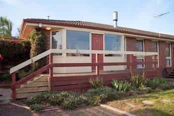 Yarra Glen Racecourse Apartments - Tourism TAS 0