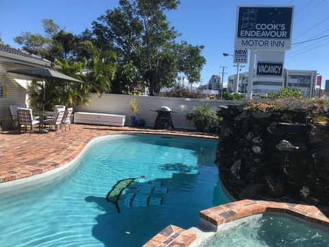 Cook's Endeavour Motor Inn - Hobart Tourism 1