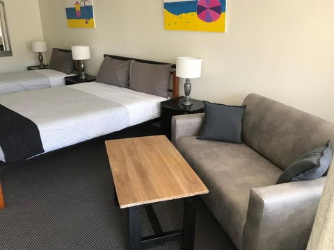 Cook's Endeavour Motor Inn - Hobart Tourism 3
