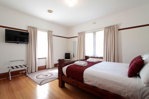 Moonah Central Apartments - Tourism TAS 6