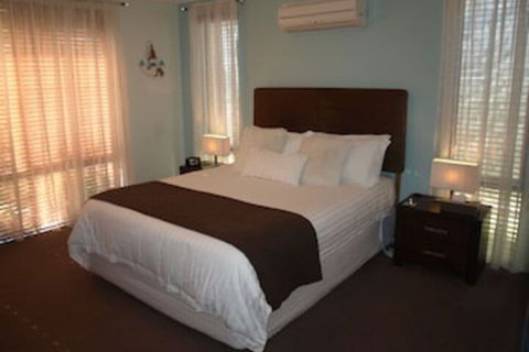 Baudins Of Busselton B & B - Hobart Tourism 0