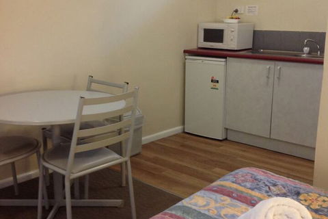 Farnboro Motel - Tourism TAS 7