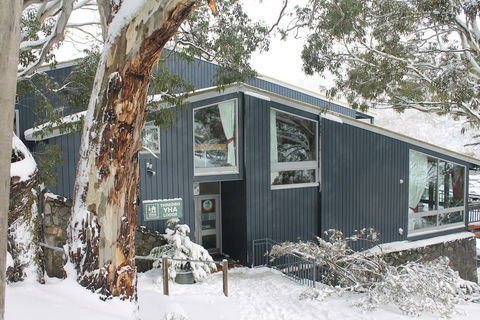 Thredbo YHA Hostel - Hobart Tourism 0