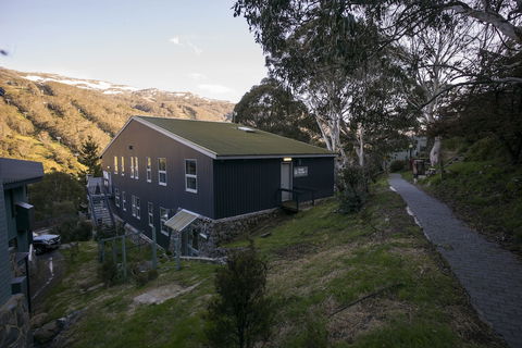 Thredbo YHA Hostel - Hobart Tourism 2