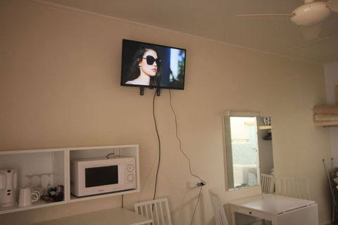 Aromet Motor Inn - Tourism TAS 5