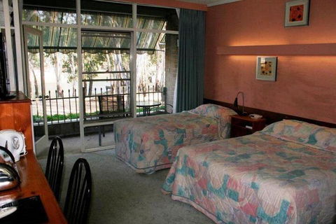 Riverview Motel Deniliquin - Hobart Tourism 4
