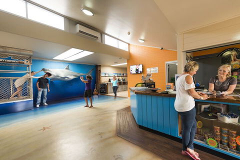 Port Lincoln YHA - Tourism TAS 1