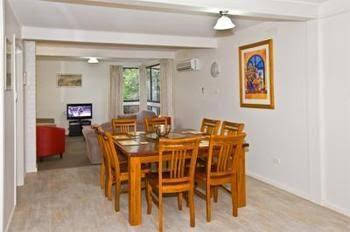 Kingsway Holiday Flats & Gariwerd House. - Tourism TAS 4