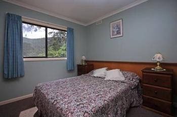Kingsway Holiday Flats & Gariwerd House. - Tourism TAS 1