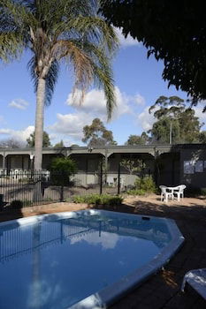The Hermitage Motel - Tourism TAS 1