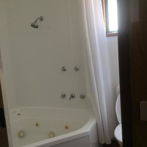 Wagga Wagga Beach Caravan Park - Tourism TAS 2